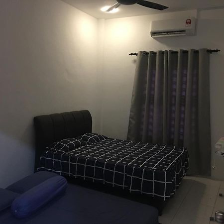 Fadi'S Guesthouse At Bandar Baru Samariang Kuching Extérieur photo