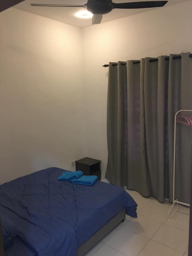 Fadi'S Guesthouse At Bandar Baru Samariang Kuching Extérieur photo
